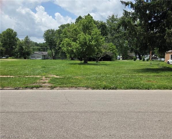 517 N 1st St, Cambridge, OH 43725