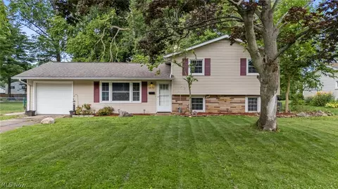 6472 Southgrove Rd, Mentor, OH 44060