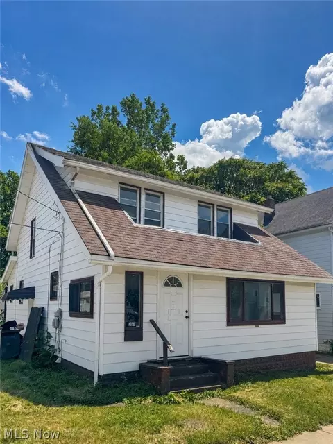 2041 13th St SW, Akron, OH 44314