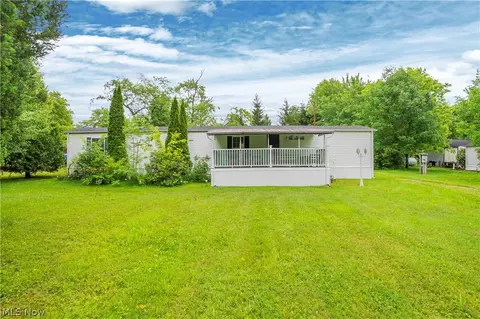 6886 Lindsley Ave, Andover, OH 44003