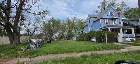 9509 Heath Ave, Cleveland, OH 44104