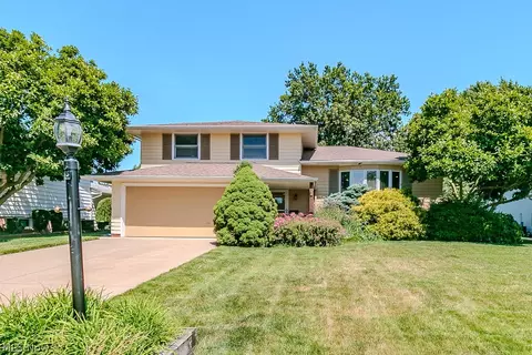 249 Shore Dr, Eastlake, OH 44095