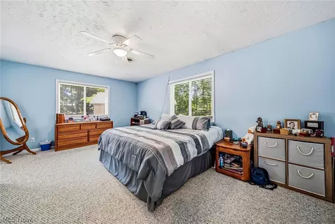 Bedroom - 3705 Shadyside Ave, Ashtabula, OH 44004 photo 6 of 8