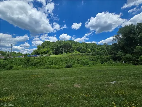 Hawks Road, Athens, OH 45701