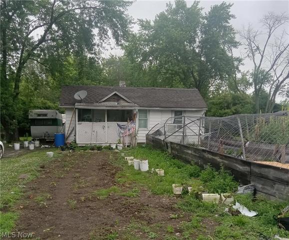 731 16th St, Elyria, OH 44035