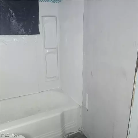 Bath - 731 16th St, Elyria, OH 44035 photo 1 of 3