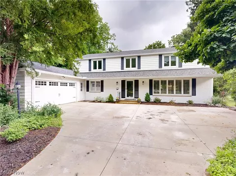 21522 S Woodland Rd, Shaker Heights, OH 44122