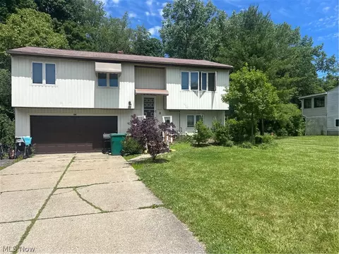 1971 Presidential Pkwy, Twinsburg, OH 44087