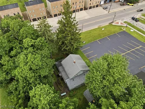 Exterior - 1420 Bridge St, Ashtabula, OH 44004 photo 4 of 5