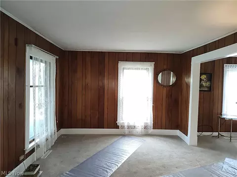 Living - 1420 Bridge St, Ashtabula, OH 44004 photo 1 of 2