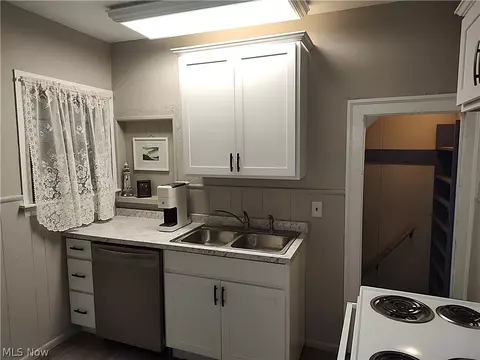 Kitchen - 1420 Bridge St, Ashtabula, OH 44004 photo 1 of 6