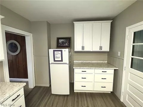 Kitchen - 1420 Bridge St, Ashtabula, OH 44004 photo 5 of 6