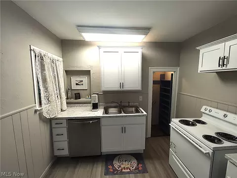 Kitchen - 1420 Bridge St, Ashtabula, OH 44004 photo 2 of 6