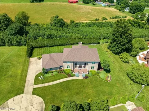 38 Silver Ct, Vienna, WV 26105