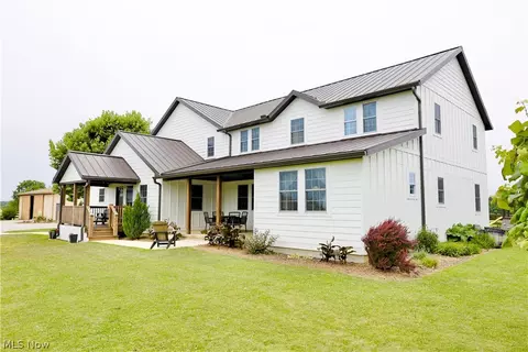 27261 Newcastle Rd, Gambier, OH 43022