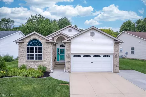 3293 Bath Heights Dr, Cuyahoga Falls, OH 44223