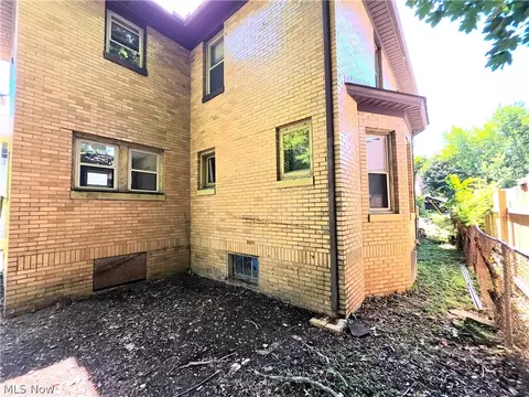 330 W 28th St, Lorain, OH 44055 photo 3
