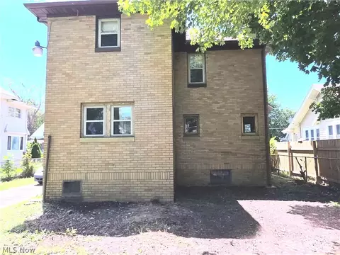 330 W 28th St, Lorain, OH 44055 photo 4