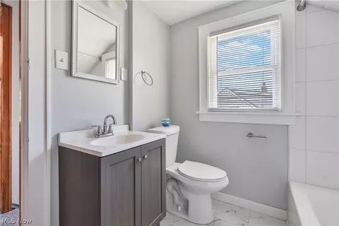 Bath - 931 Dan St, Akron, OH 44310 photo 2 of 2