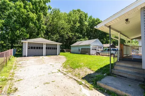 Exterior - 931 Dan St, Akron, OH 44310 photo 9 of 9