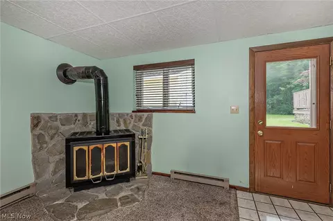 Living - 5339 E Heisley Rd, Mentor, OH 44060 photo 3 of 4