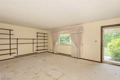 Living - 5339 E Heisley Rd, Mentor, OH 44060 photo 1 of 4
