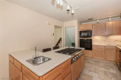 Kitchen - 5339 E Heisley Rd, Mentor, OH 44060 photo 5 of 5