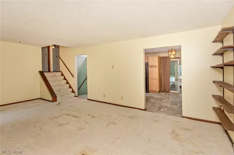 Living - 5339 E Heisley Rd, Mentor, OH 44060 photo 2 of 4