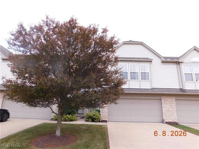 29026 Pembrooke Blvd, Olmsted Falls, OH 44138