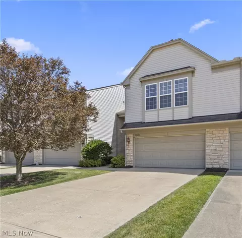 29026 Pembrooke Blvd, Olmsted Falls, OH 44138