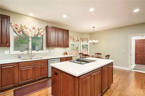Kitchen - 3445 E Glencoe Rd, Richfield, OH 44286 photo 2 of 4