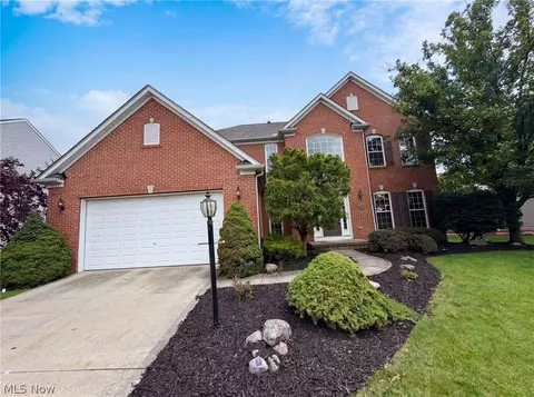 7629 Brookfield Ln, Northfield, OH 44067