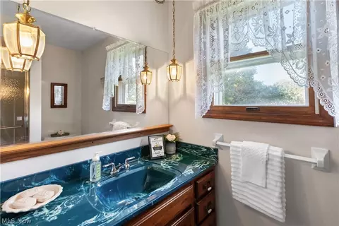 Bath - 711 Sabrina Dr, Boardman, OH 44512 photo 3 of 3
