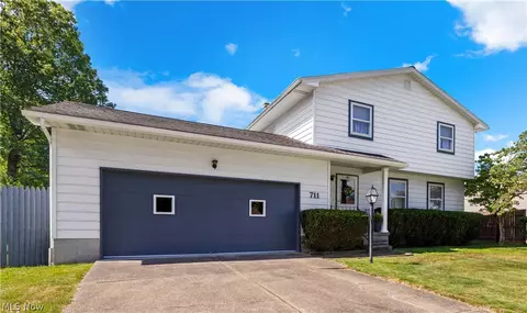 Exterior - 711 Sabrina Dr, Boardman, OH 44512 photo 2 of 6