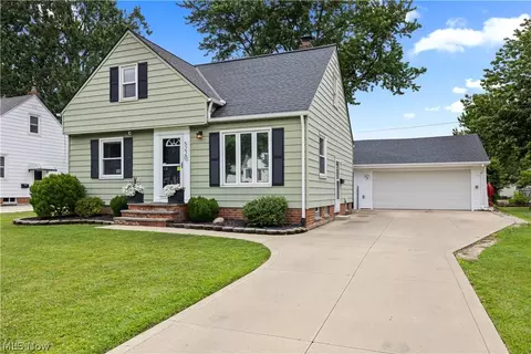 5220 Nan Linn Dr, Willoughby, OH 44094
