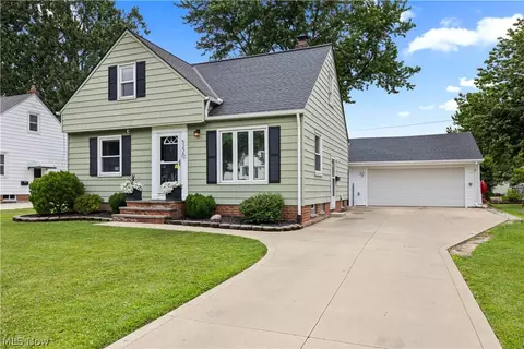 5220 Nan Linn Dr, Willoughby, OH 44094