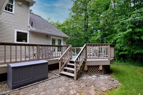 Exterior - 10370 Pinecrest Rd, Concord Twp, OH 44077 photo 5 of 10