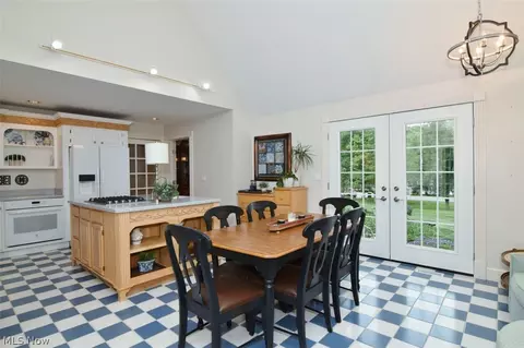Kitchen - 10370 Pinecrest Rd, Concord Twp, OH 44077 photo 6 of 6