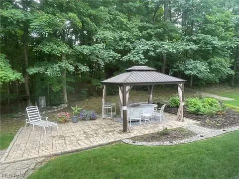 Exterior - 10370 Pinecrest Rd, Concord Twp, OH 44077 photo 6 of 10