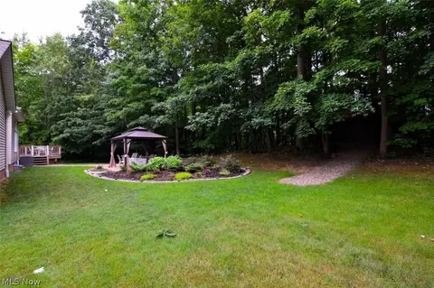 Exterior - 10370 Pinecrest Rd, Concord Twp, OH 44077 photo 8 of 10