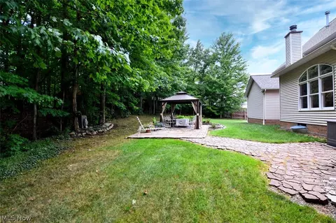 Exterior - 10370 Pinecrest Rd, Concord Twp, OH 44077 photo 9 of 10