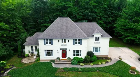 10370 Pinecrest Rd, Concord Twp, OH 44077