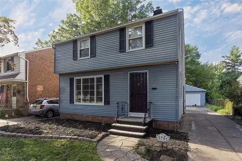 3791 Fairoaks Rd, South Euclid, OH 44121