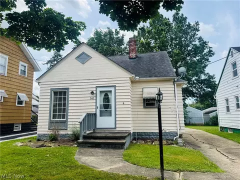 960 Jason Ave, Akron, OH 44314