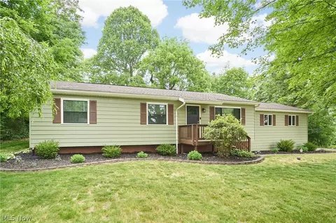 2808 Lynne Rd, Akron, OH 44312