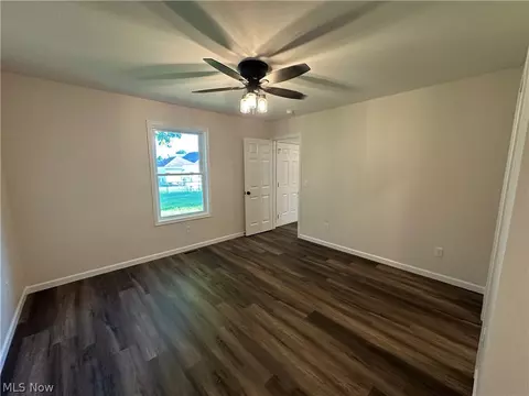Bedroom - 16 E Haywood Ave, Struthers, OH 44471 photo 2 of 5