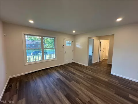 Living - 16 E Haywood Ave, Struthers, OH 44471 photo 1 of 3
