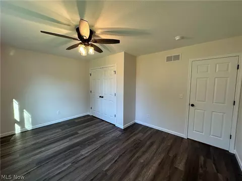 Bedroom - 16 E Haywood Ave, Struthers, OH 44471 photo 3 of 5