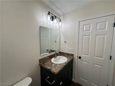 Bath - 16 E Haywood Ave, Struthers, OH 44471 photo 3 of 3