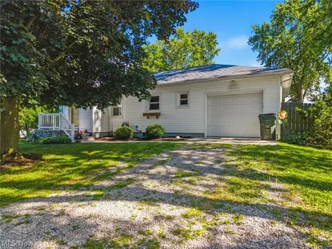 183 E Center St, Smithville, OH 44677